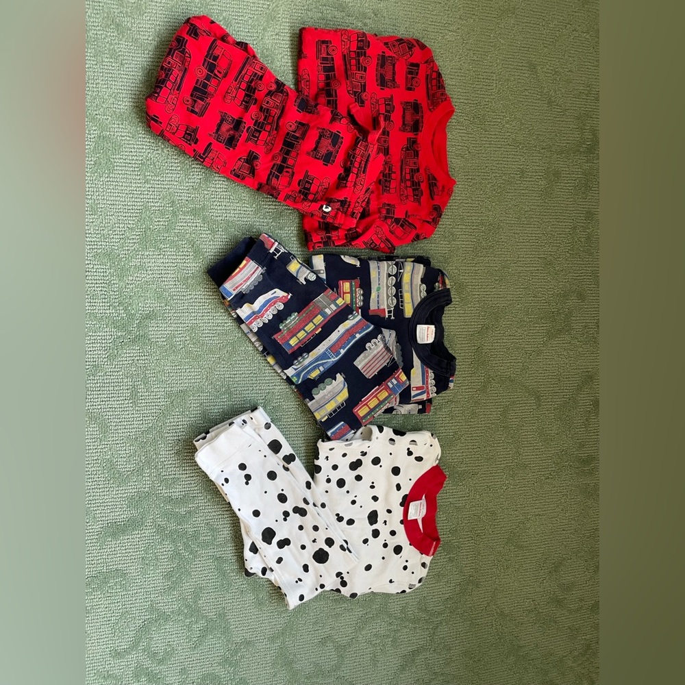 Three sets of PJs in excellent conditions. Hanna Anderson